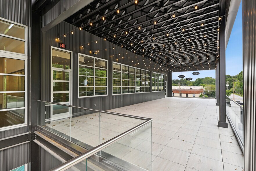 More Photos Of 159 Armour Dr NE, Atlanta Showroom For Lease