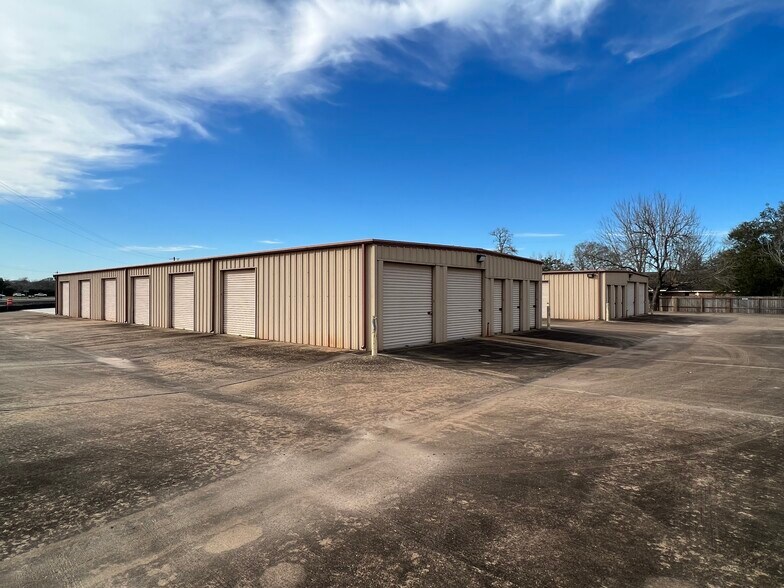 Primary Photo Of 20738 TX-36, Brazoria Self Storage For Sale