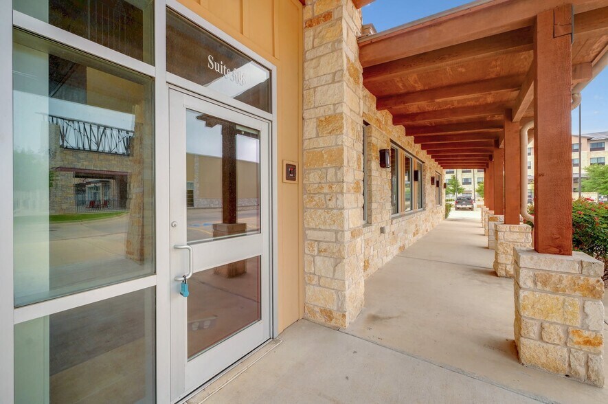 More Photos Of 333 US HWY 290 E, Dripping Springs Unknown For Lease