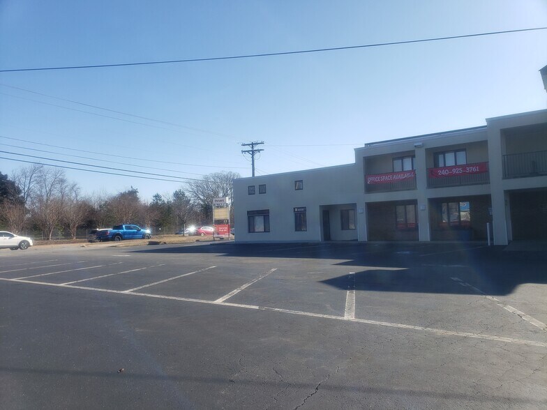 More Photos Of 21945 Three Notch Rd, Lexington Park Office For Lease