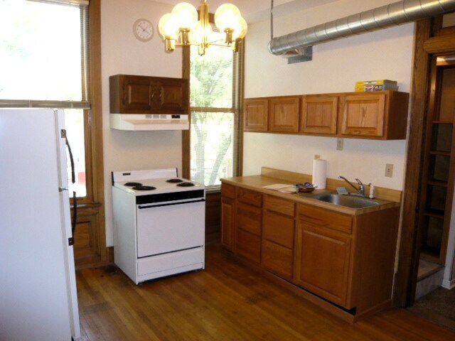 More Photos Of 25-27 N Washington St, Ypsilanti General Retail For Sale