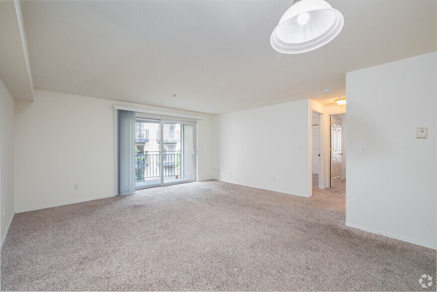 More Photos Of 4719 15th Ave NE, Seattle Apartments For Sale