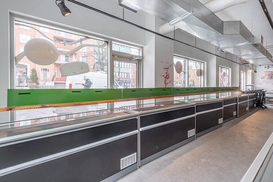 More Photos Of 5855-5875 Av De Monkland, Montréal Apartments For Lease
