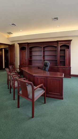 More Photos Of 2301 Longleaf Blvd, Lake Wales Office For Lease