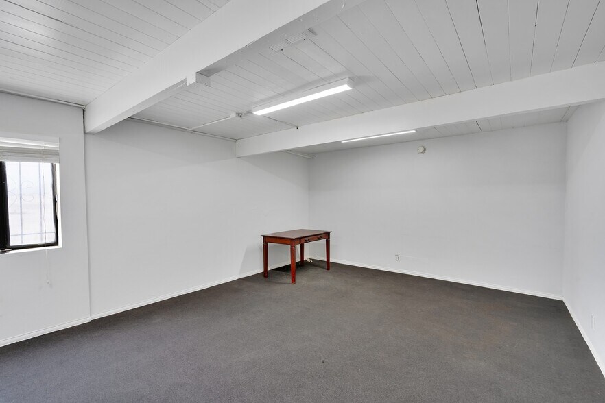 More Photos Of 2124 Thomas R Cannell Rd, Thermal Office For Sale