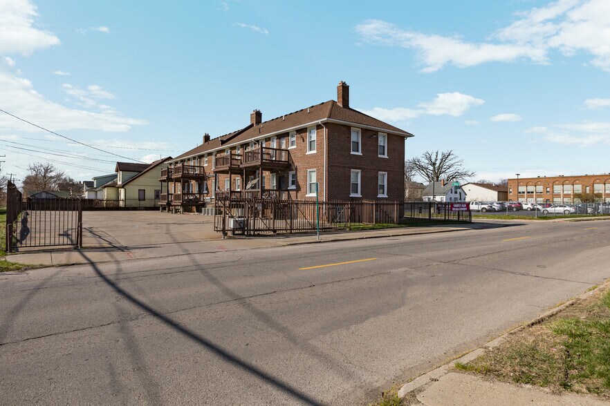 More Photos Of 13660 Ohio St, Detroit Apartments For Sale