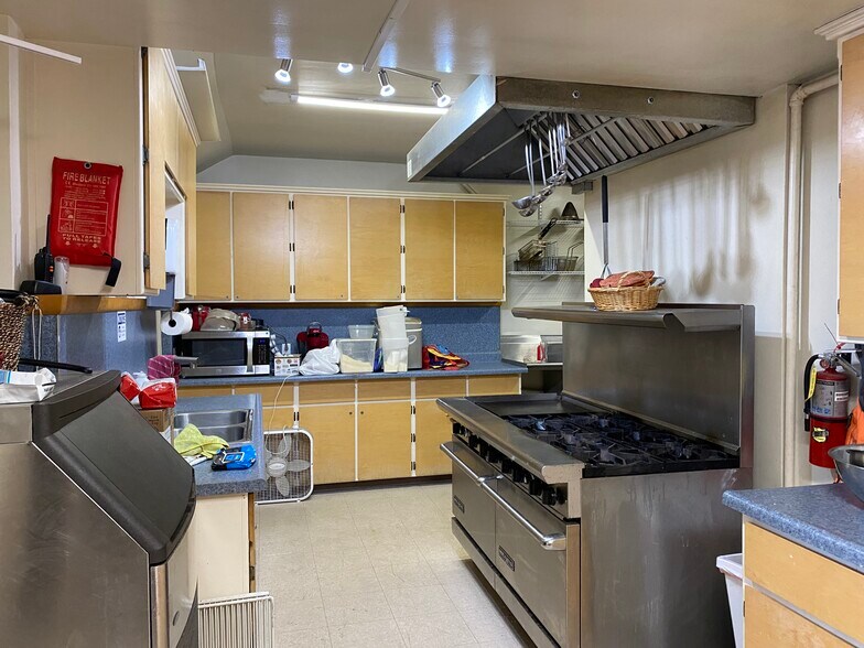 More Photos Of 275 N Main St, Manteca Religious Facility For Lease