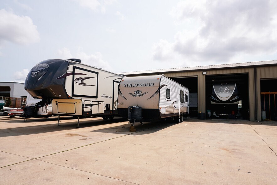 More Photos Of 16326 Mueschke Rd, Cypress Light Distribution For Lease