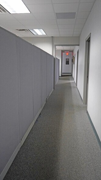 More Photos Of 483 Montgomery Rd, Altamonte Springs Office For Sale