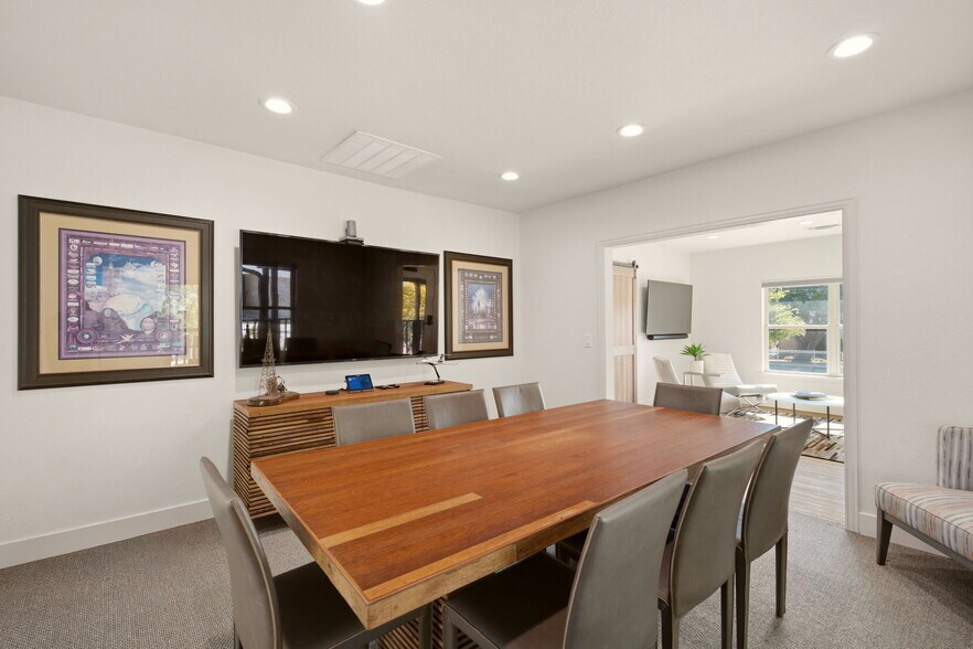 More Photos Of 7274 Elm St, Frisco Office For Sale