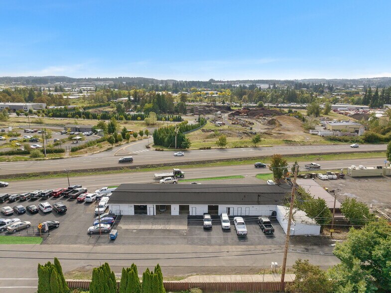 Primary Photo Of 18435 SW Pacific Hwy, Tualatin Auto Dealership For Lease