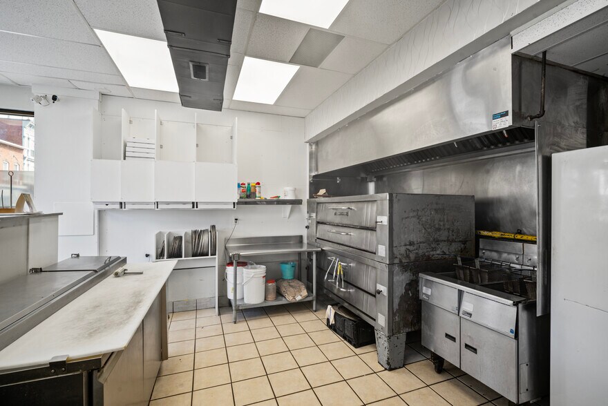 More Photos Of 58 Bridge St, Carleton Place Restaurant For Sale