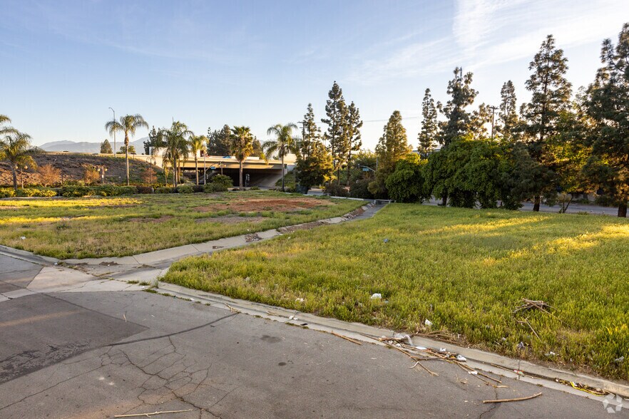 More Photos Of 2705 S Towne Ave, Pomona Fast Food For Lease