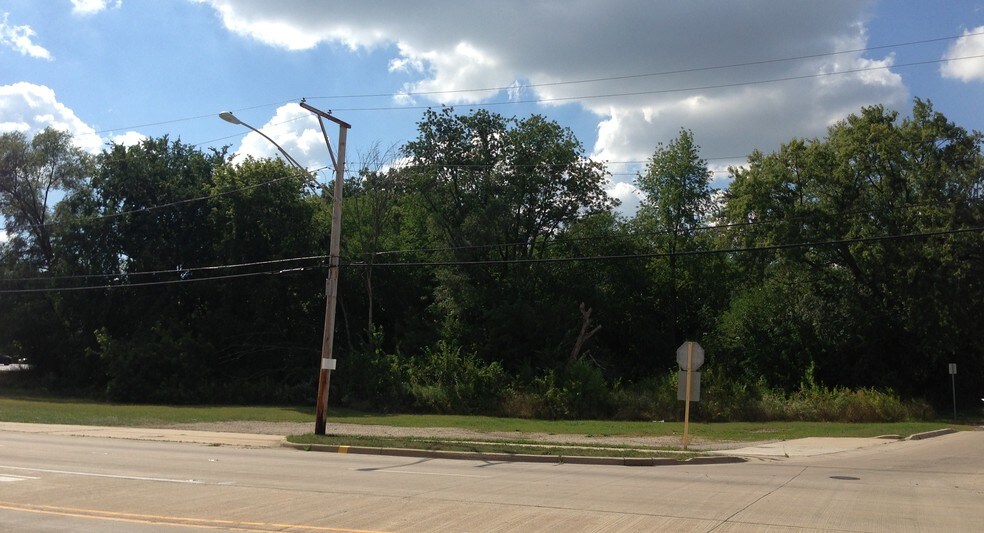 More Photos Of 742 N Lake St, Mundelein Land For Sale