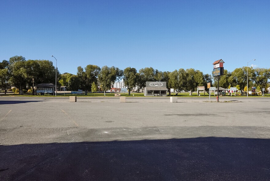 More Photos Of 50 N 2nd E, Soda Springs Convenience Store For Sale
