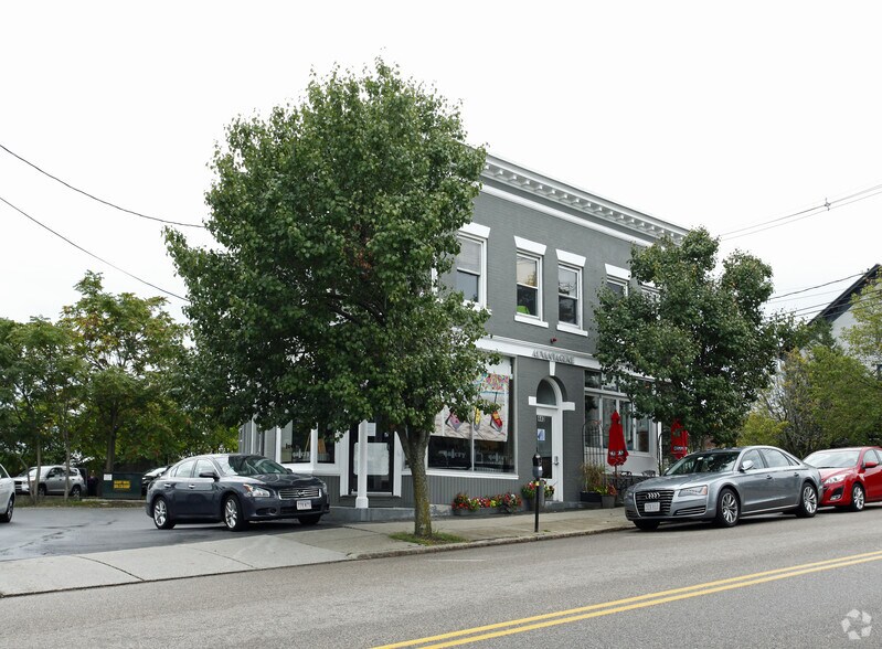 More Photos Of 438-442 Lexington St, Newton Freestanding For Lease