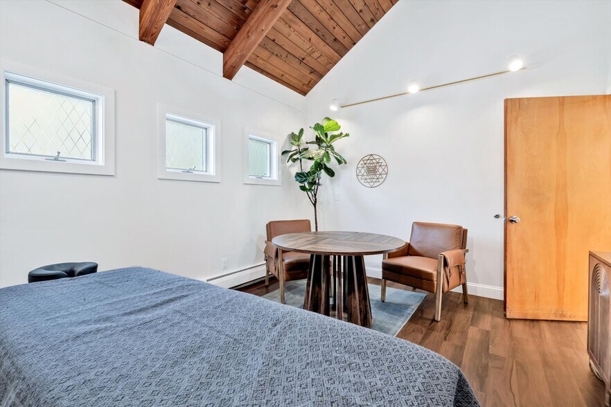 More Photos Of 1049 Main St, West Barnstable Medical For Sale