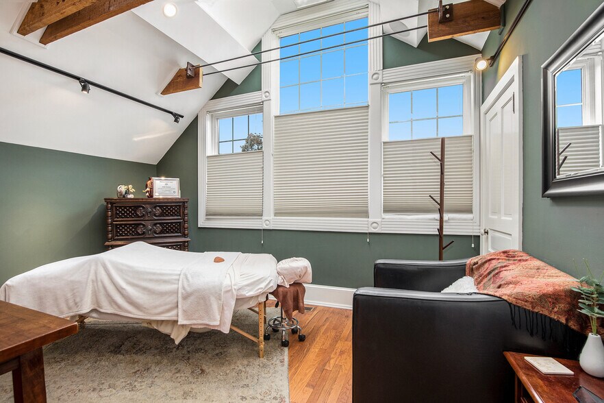 More Photos Of 149 W Saint Clair St, Romeo Medical For Sale