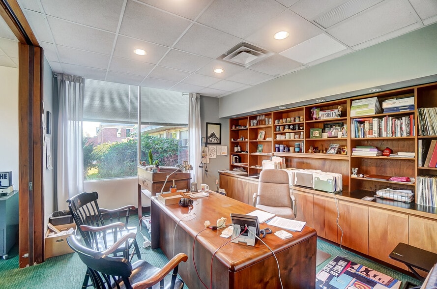 More Photos Of 150 E South College St, Yellow Springs Research And Development For Sale