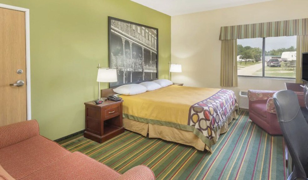 More Photos Of 3001 Daulat Dr, Lafayette Hotel For Sale