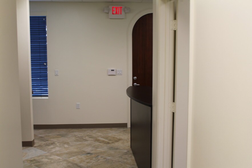More Photos Of 524 Westgreen Blvd, Katy Medical For Lease