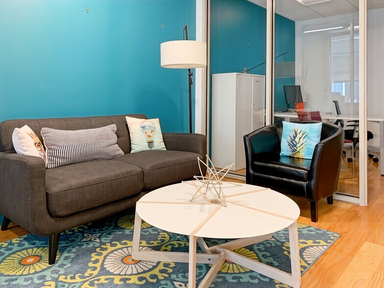 More Photos Of 4445 Willard Ave, Chevy Chase Coworking Space