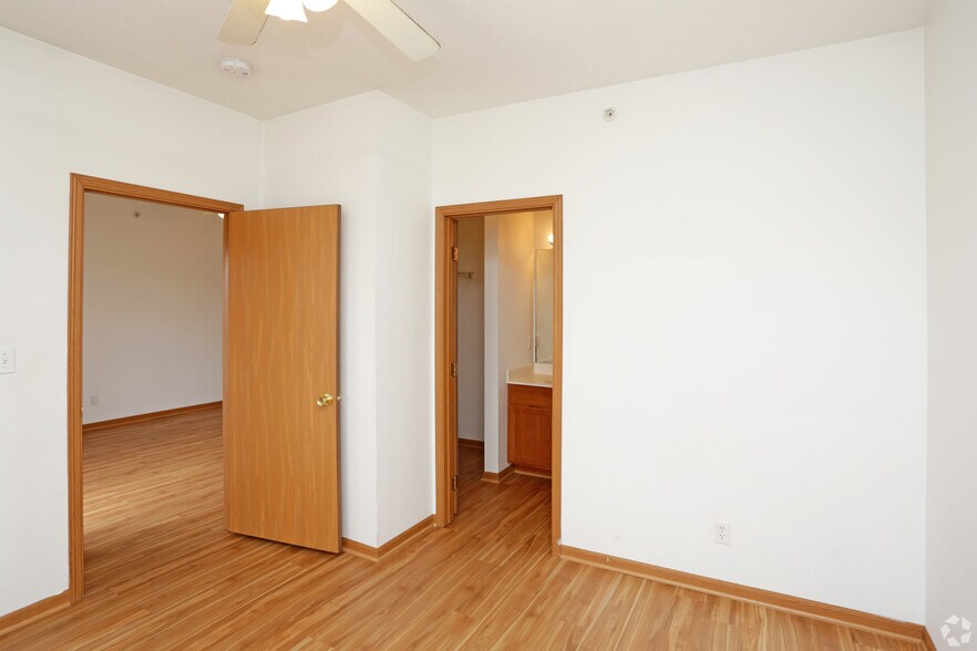 More Photos Of 1209 Mayfield Dr, Ames Apartments For Sale