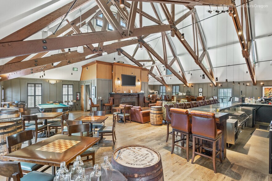 More Photos Of 1331 SW Broadway St, Portland Restaurant For Sale