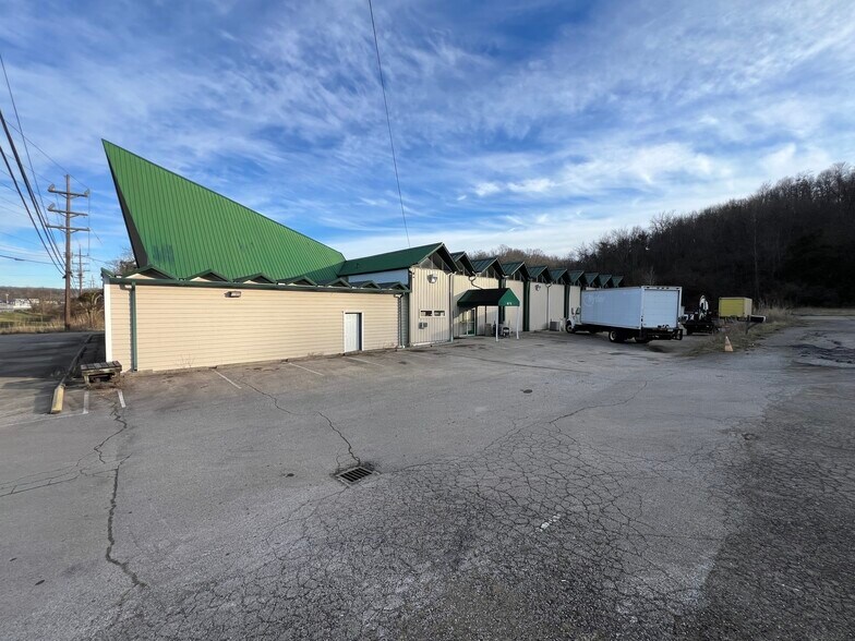 More Photos Of 675 College Dr, Batavia Warehouse For Sale