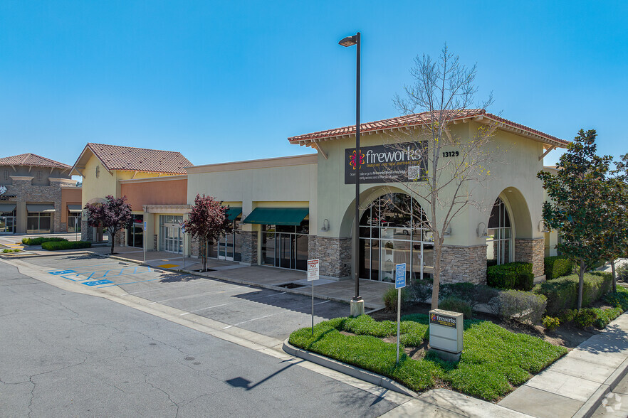 Primary Photo Of 13129 Rosedale Hwy, Bakersfield Storefront Retail Office For Lease