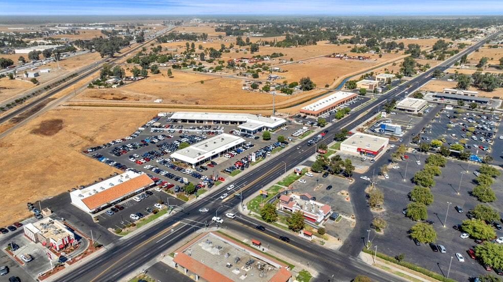 More Photos Of 1410 Country Club Dr, Madera Unknown For Lease