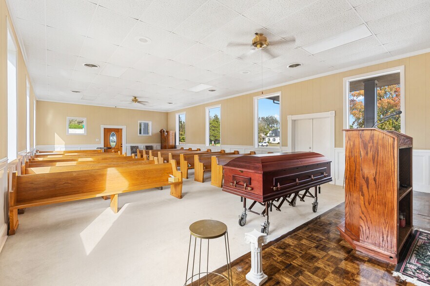 More Photos Of 1501 W Main St, Collinsville Funeral Home For Sale