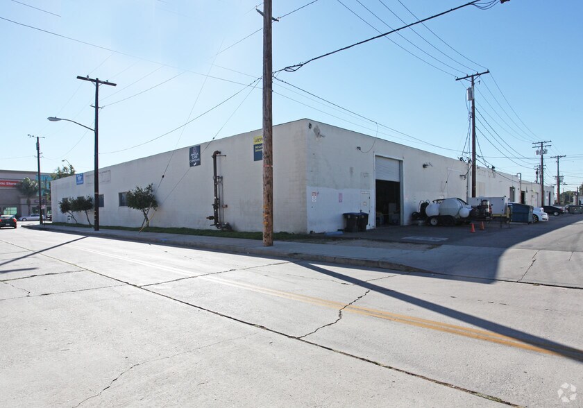 More Photos Of 2249 N Hollywood Way, Burbank Distribution For Lease