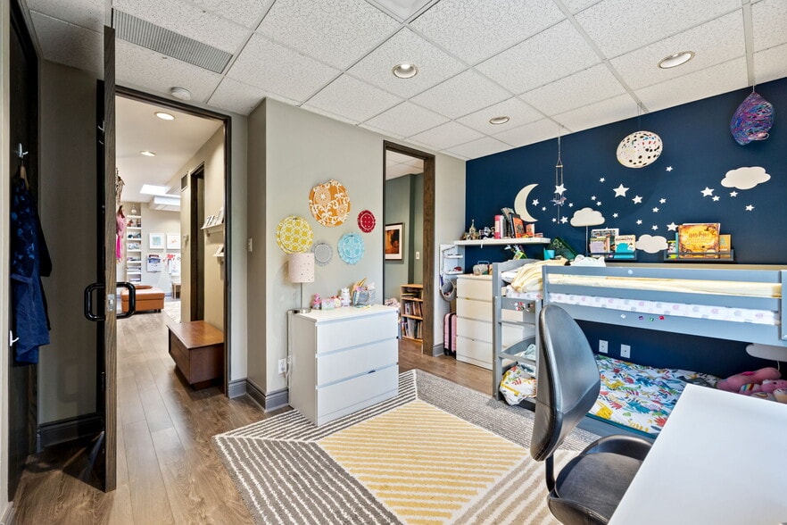 More Photos Of 1611 Bloor St W, Toronto Storefront Retail Office For Sale