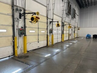 More Photos Of 4401 E Hefner Rd, Oklahoma City Distribution For Sale