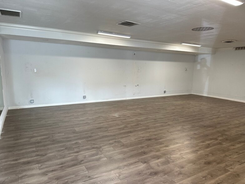 More Photos Of 2428 Newport Blvd, Costa Mesa Freestanding For Sale