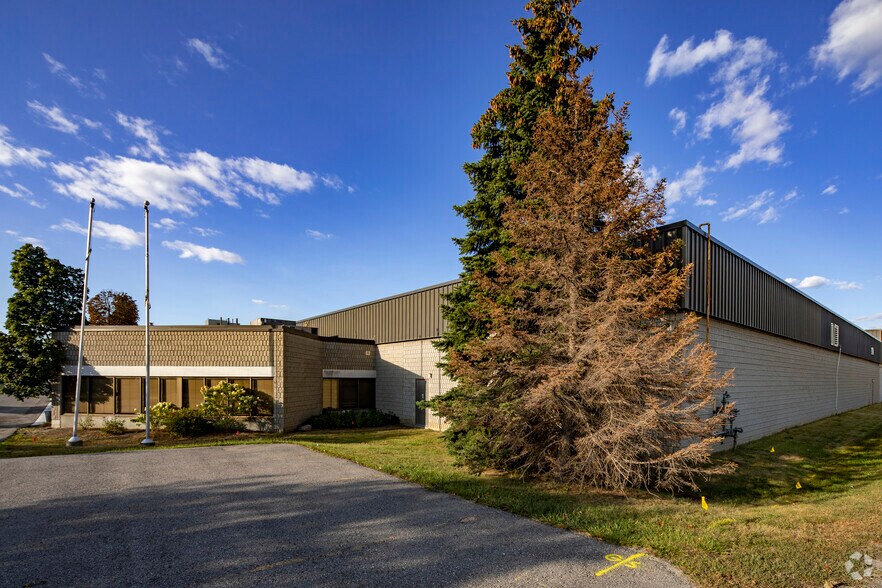 More Photos Of 505 Finley Ave, Ajax Warehouse For Lease