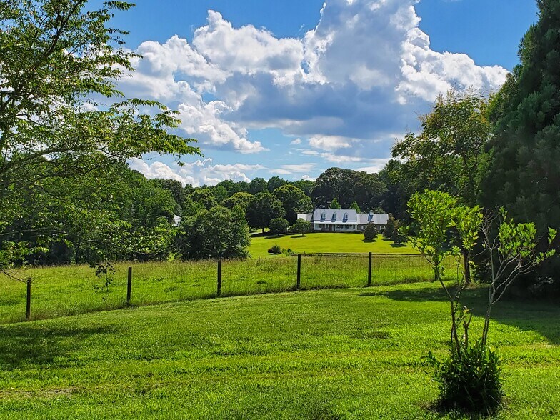 More Photos Of 999 Settles Rd, Suwanee Land For Lease