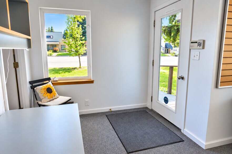 More Photos Of 409 S Main St, Hailey Storefront Retail Office For Sale