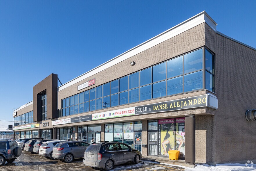 More Photos Of 321-335 Boul Saint-Martin O, Laval Storefront Retail Office For Lease