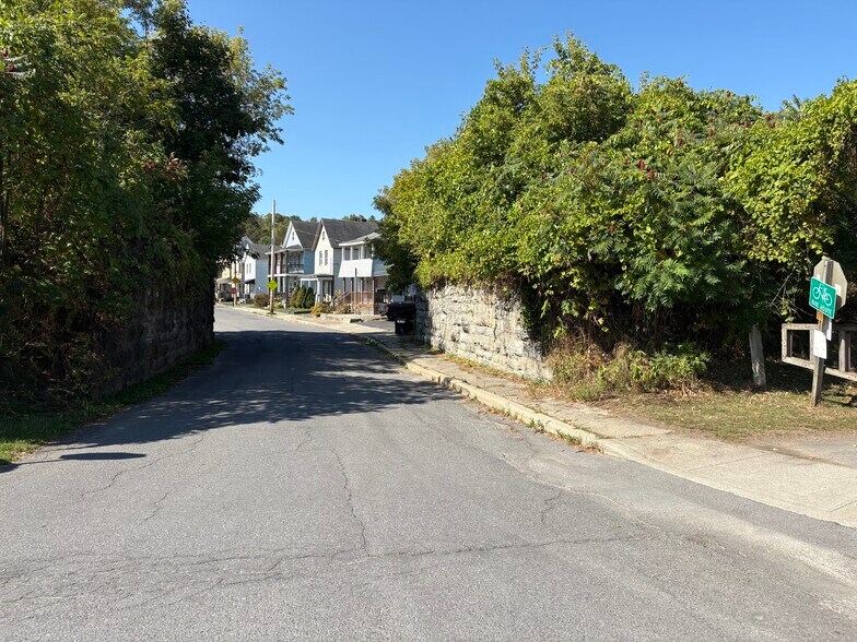 More Photos Of 101 Erie St, Amsterdam Warehouse For Sale