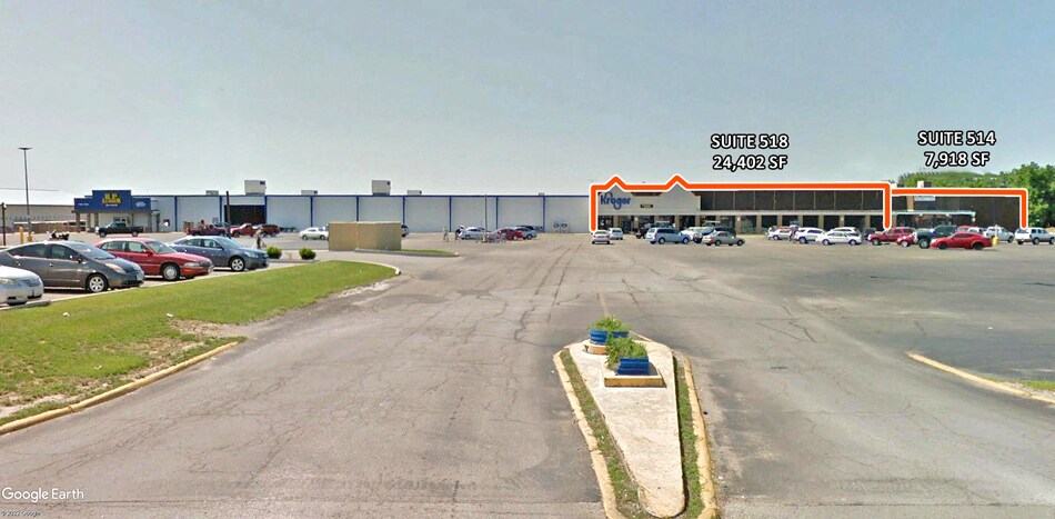 Primary Photo Of 504-522 E Jasper St, Paris General Retail For Lease