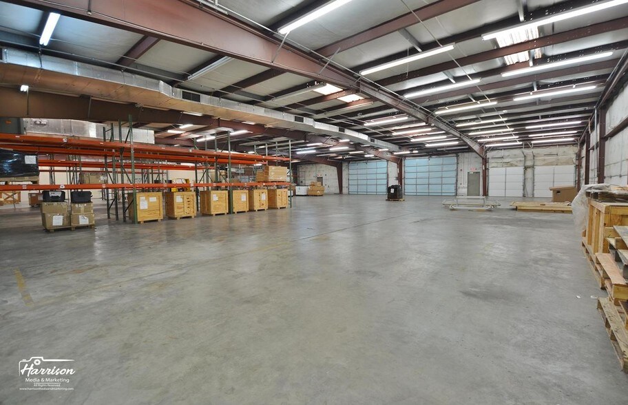 More Photos Of 4820 Commercial Dr, Huntsville Warehouse For Sale