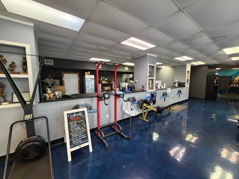 More Photos Of 5983 49th St N, Saint Petersburg Storefront Retail Office For Sale
