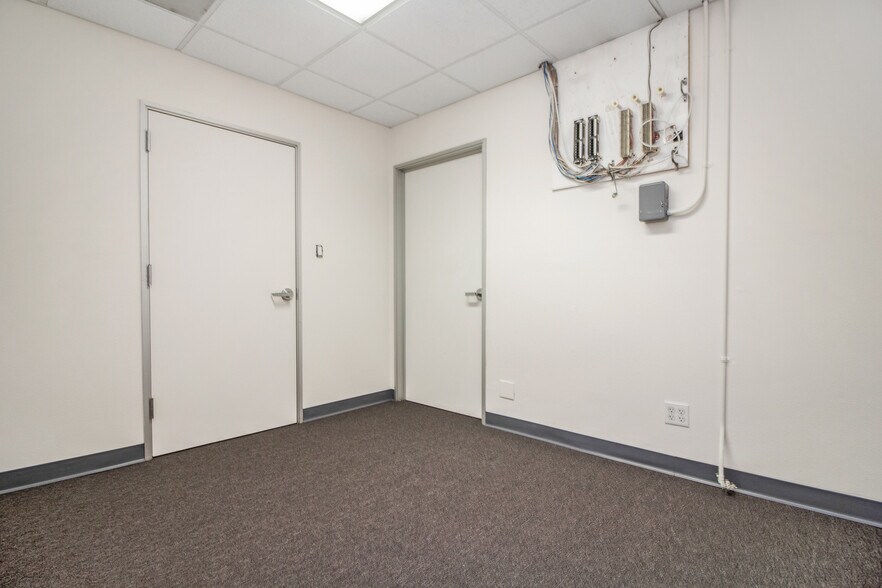 More Photos Of 2681 Dow Ave, Tustin Manufacturing For Lease