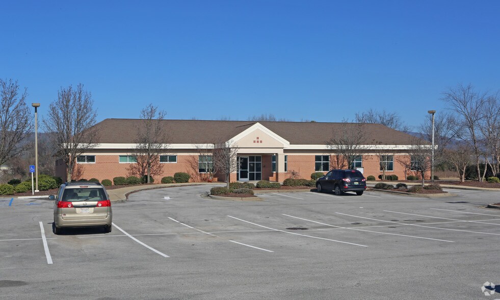 Primary Photo Of 1713 Hamric Dr E, Anniston Medical For Lease