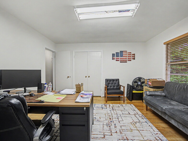 More Photos Of 10423 SE 23RD Ave, Portland Medical For Sale