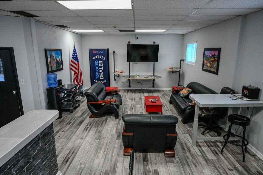 More Photos Of 7190 Newton St, Westminster Auto Dealership For Sale