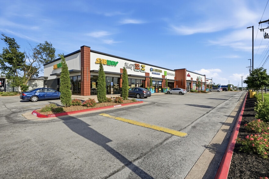 More Photos Of 2111 S Old Missouri Rd, Springdale Unknown For Lease