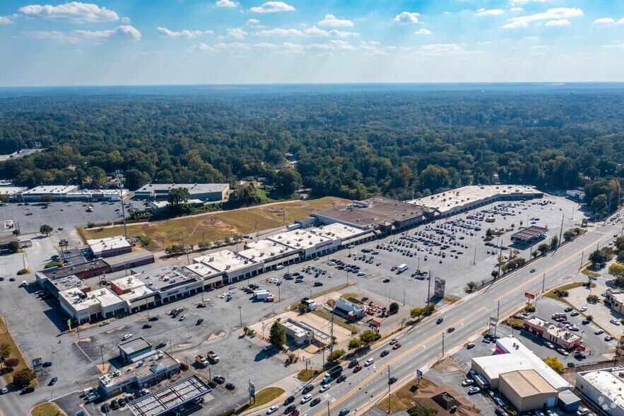 More Photos Of 3435-3553 Memorial Dr, Decatur Storefront For Lease